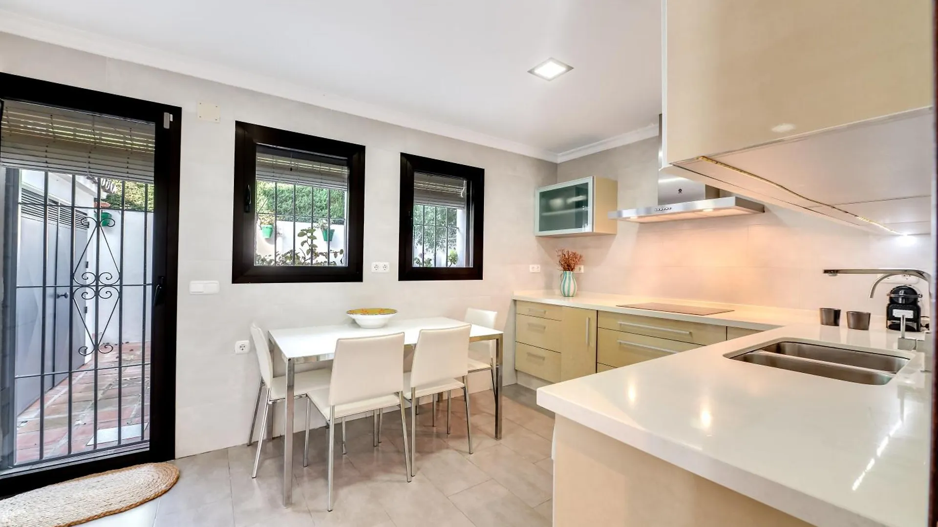 Villa In Marbella With Golf Views