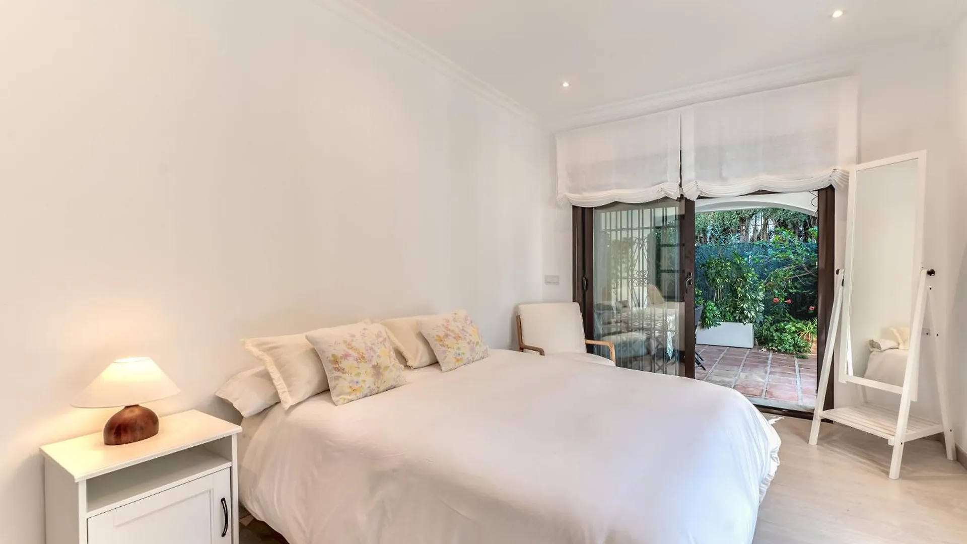 Villa In Marbella With Golf Views 0*,  스페인