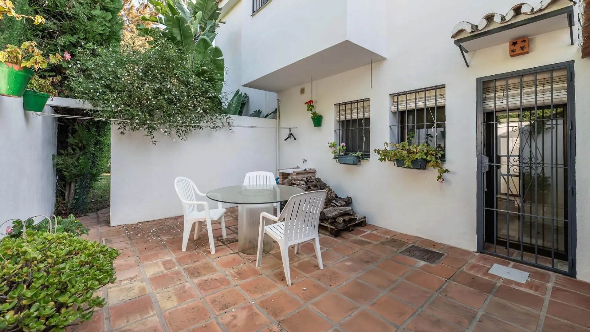 Villa In Marbella With Golf Views