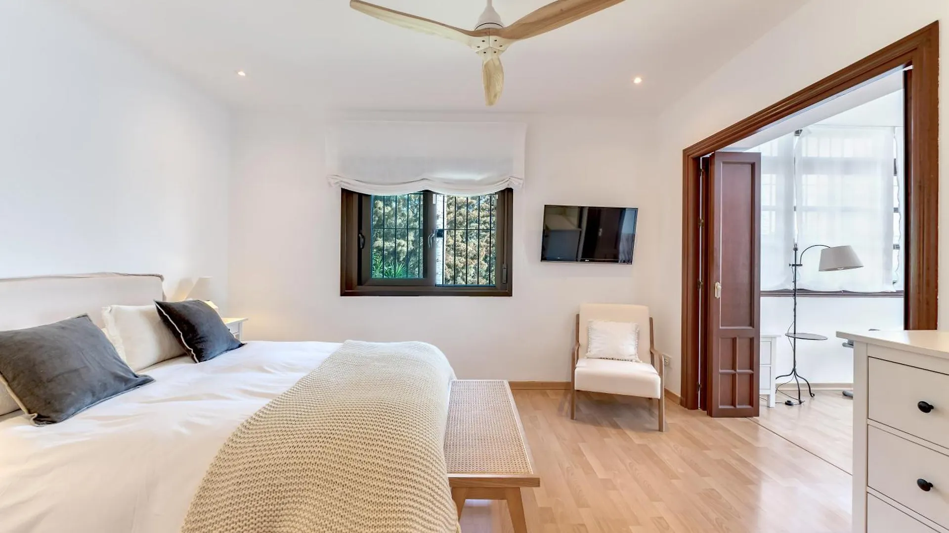 Villa In Marbella With Golf Views
