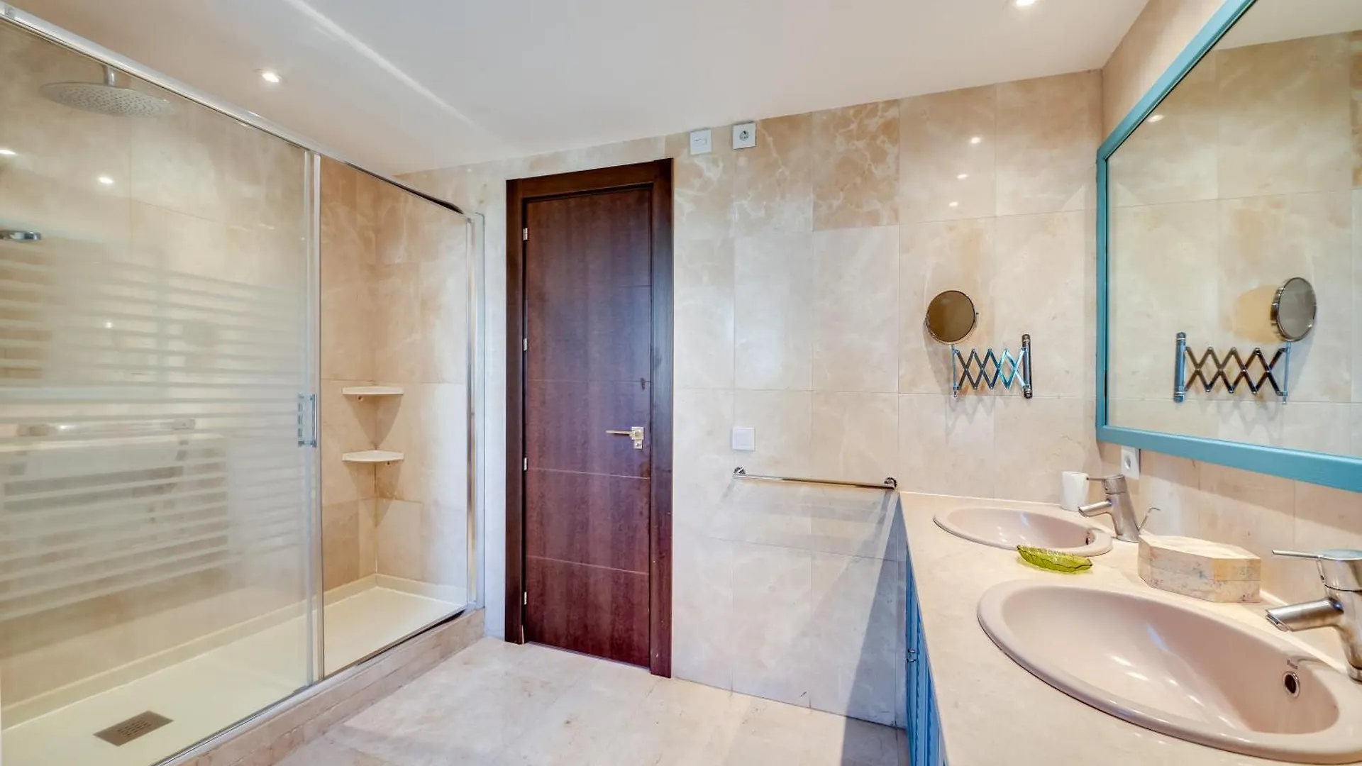 Villa In Marbella With Golf Views