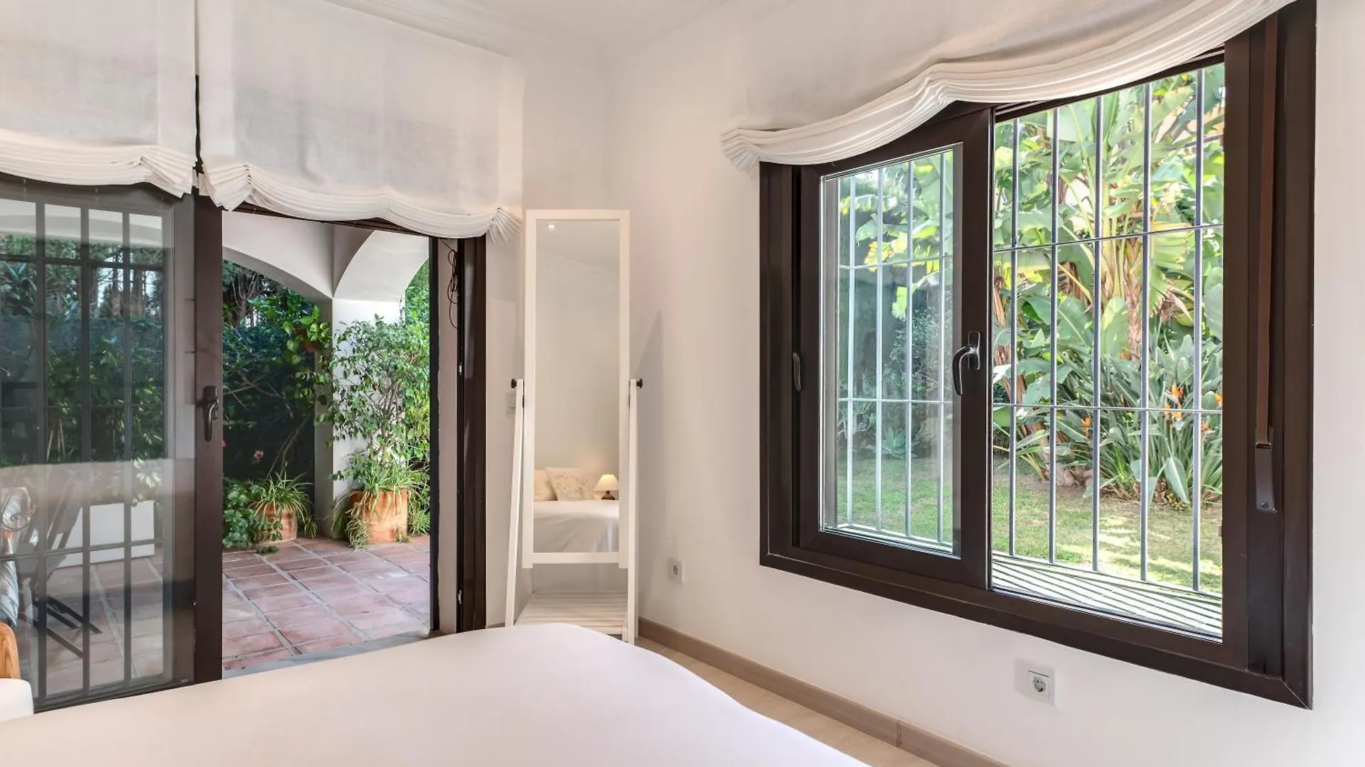 Villa In Marbella With Golf Views 0*,