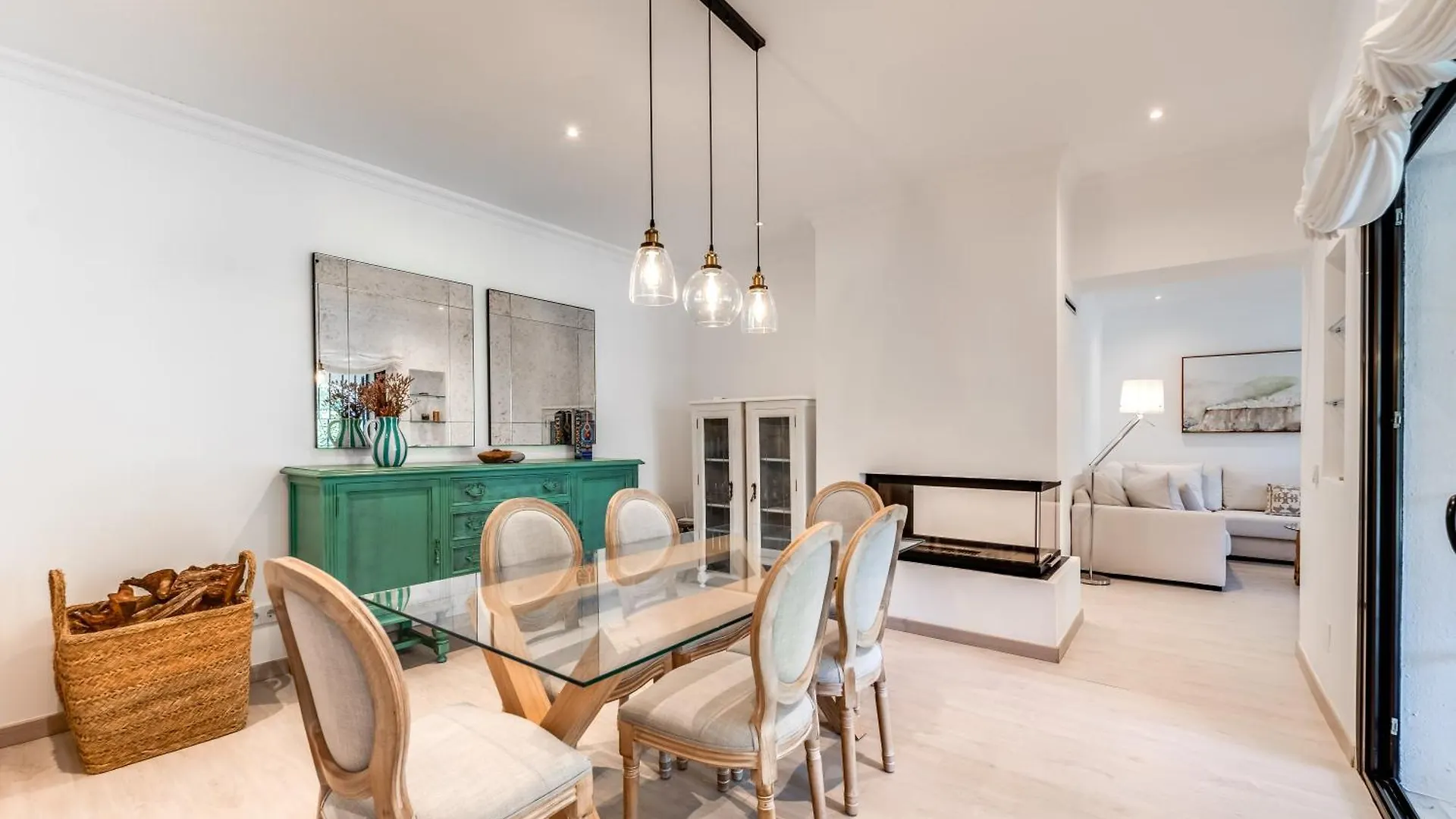 Villa In Marbella With Golf Views
